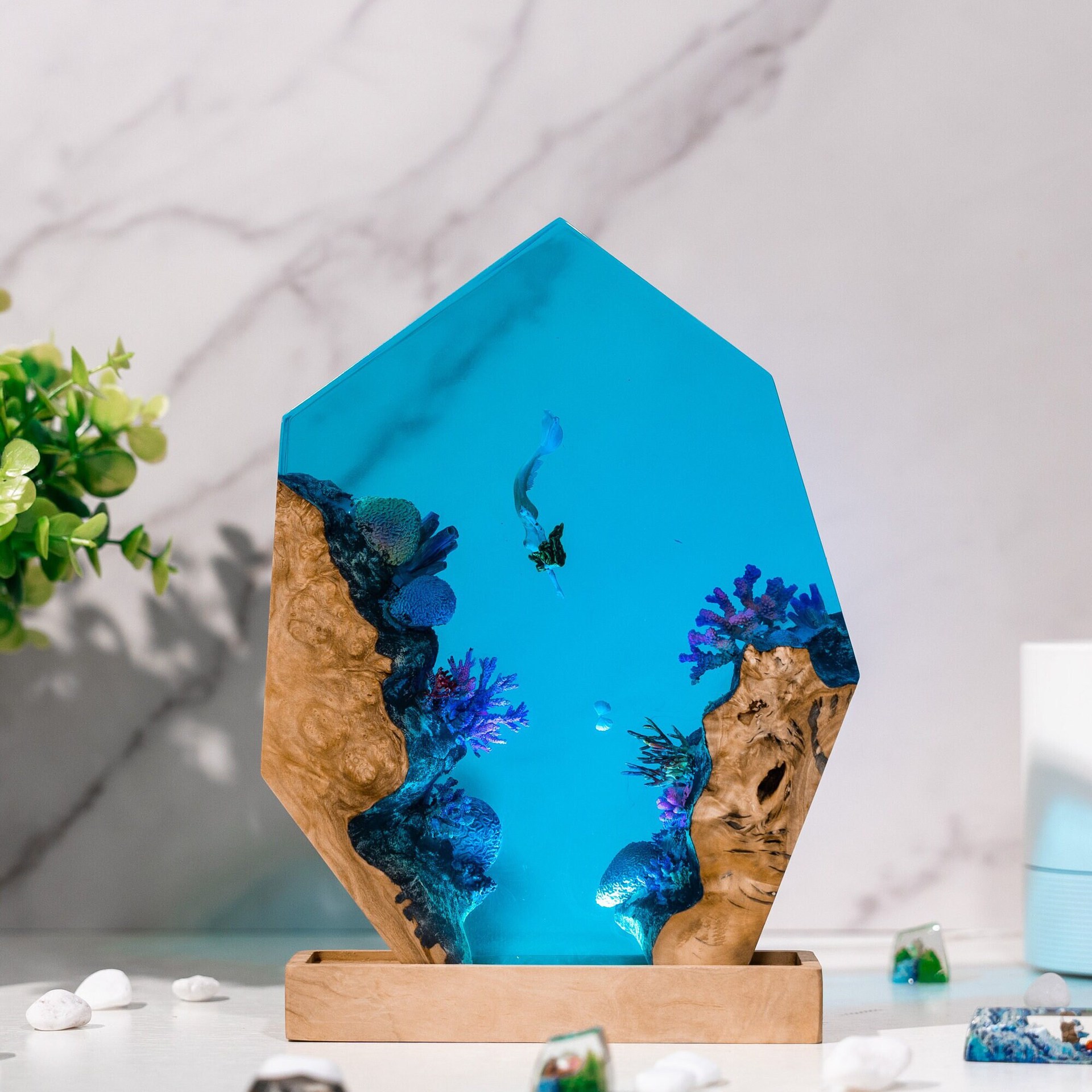Customized Items Resin Table L - Lighting World Decor recension och pris
