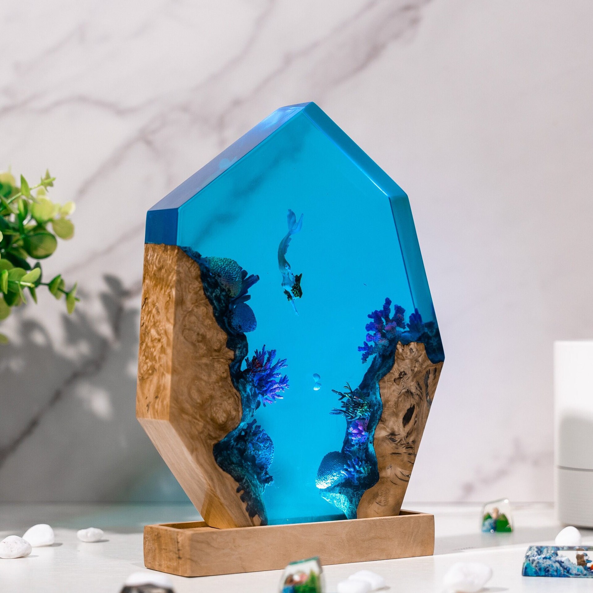 Customized Items Resin Table L - Lighting World Decor recension och pris