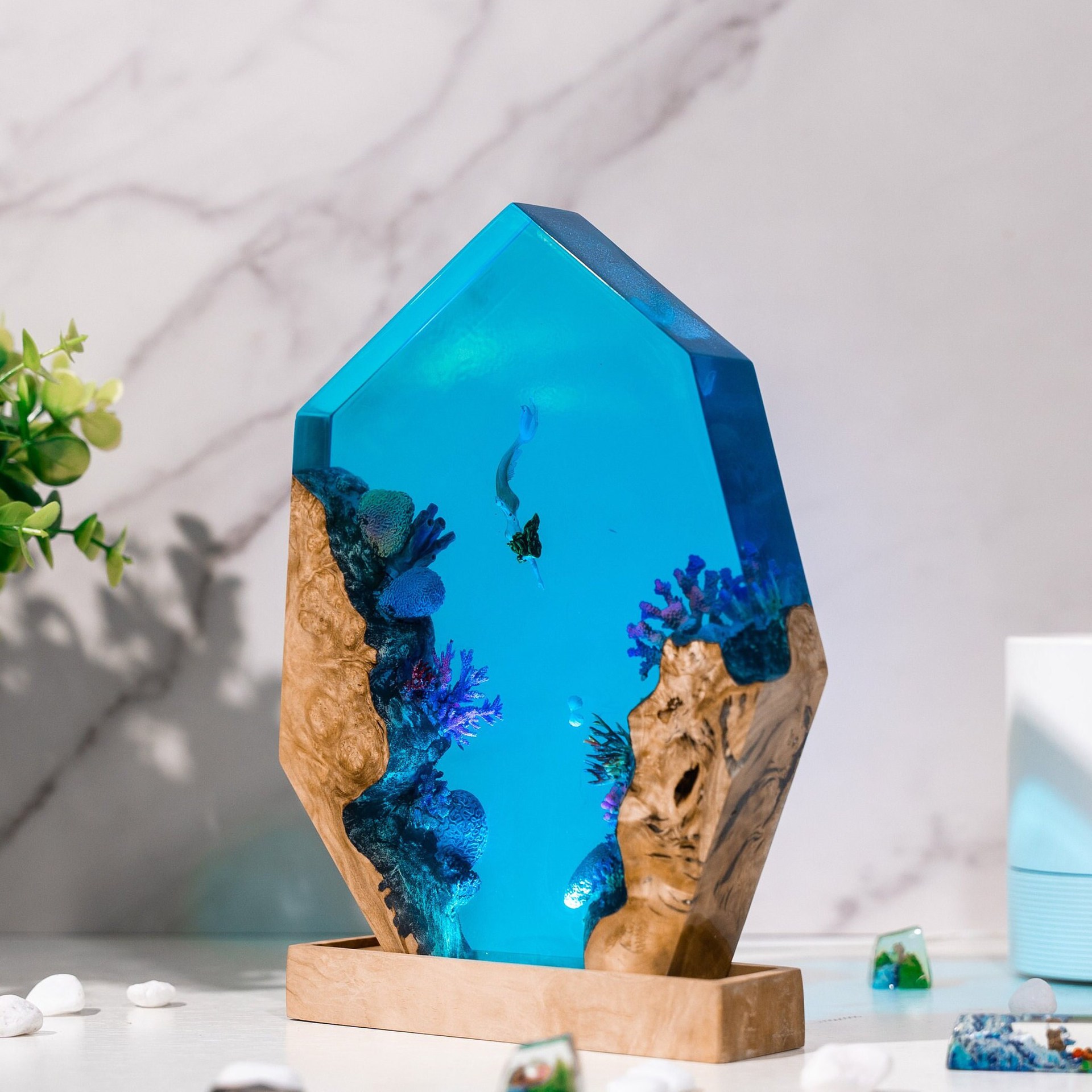 Customized Items Resin Table L - Lighting World Decor recension och pris